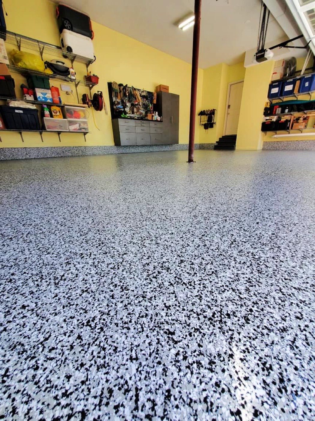 Garage epoxy flake floor