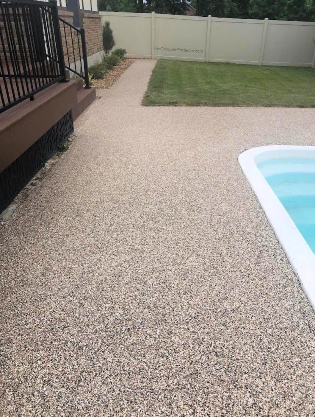 Pool deck with flake coating